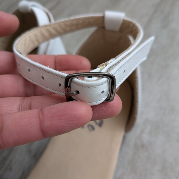 Minimalist Mary Janes - Picture 2 of 8